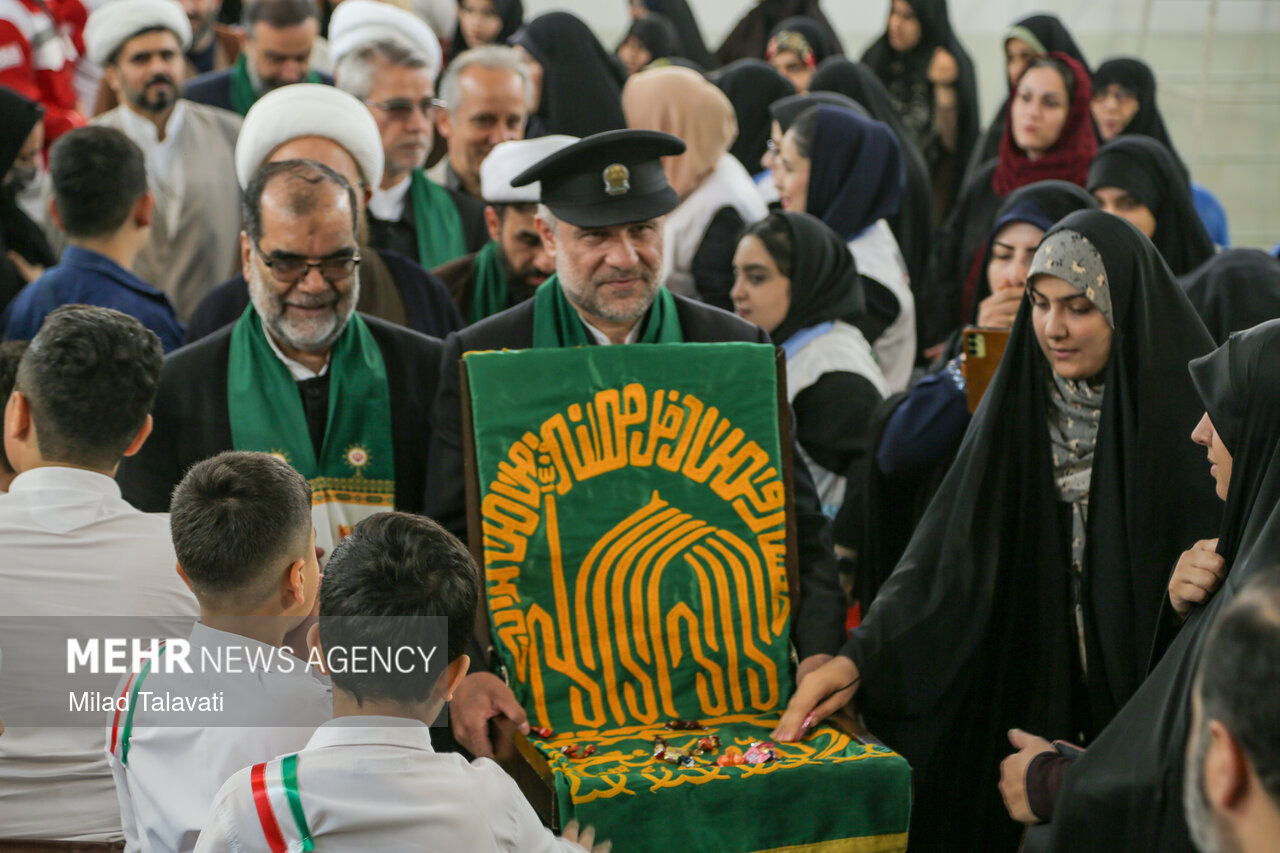 استقبال از کاروان زیر سایه خورشید در جزیره کیش