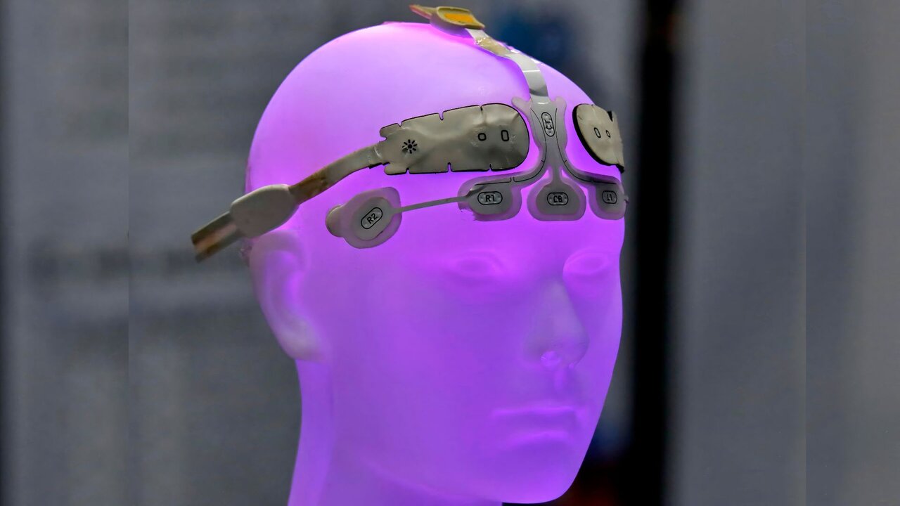 گجتی که بدون باتری مغز را رصد می‌کند