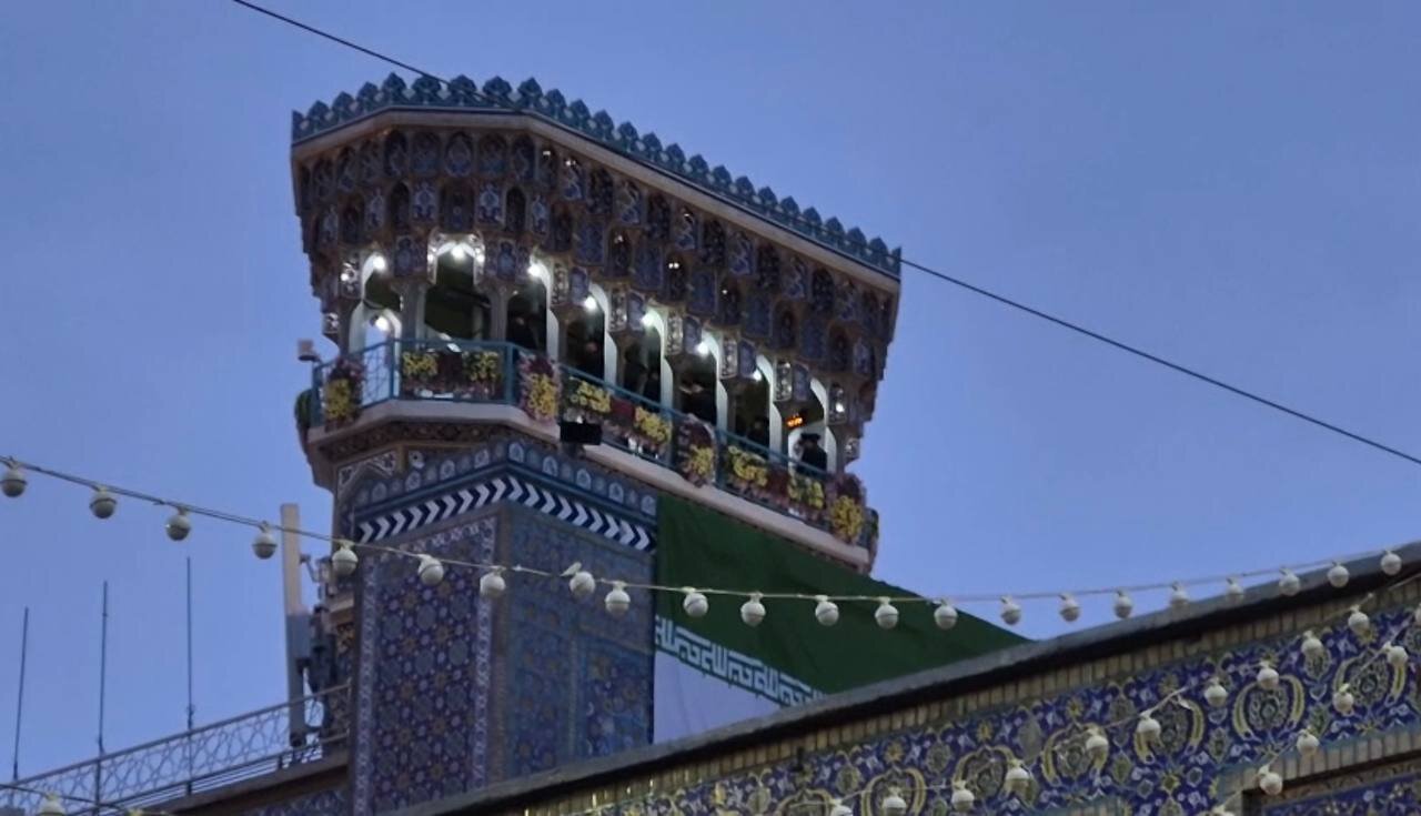 نقاره می زند و دل بی اختیار می تپد