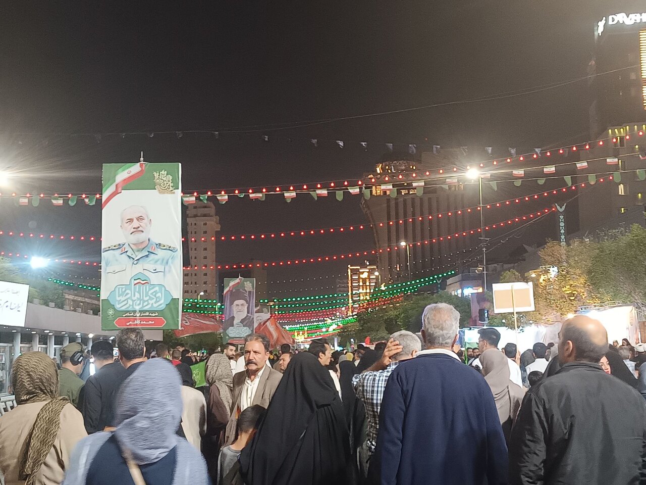 زیر سایه امام رضا(ع)؛ حضور زائران از نقاط مختلف کشور در مشهد