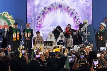 برگزاری جشن ولادت امام رضا(ع) در تجمع مردم زاهدان