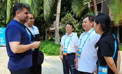 سرپرست کاروان ورزش ایران با شهردار سانیا گفتگو کرد