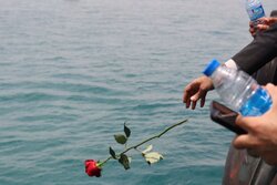 محل شهادت ملوانان در خلیج فارس گلباران شد