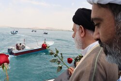 امام جمعه دیر: پیروزی نهایی نصیب مردم ایران می‌شود