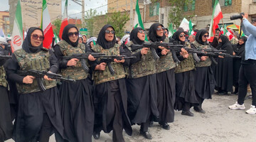 رژه بانوان ارومیه در اجتماع امام رضایی ها و جانفدایان