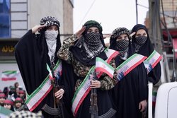 حضور حماسی بانوان کرمانشاهی در رزمایش جانفدا برای ایران