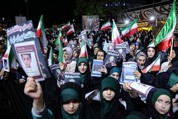 تجمع شبانه مردم سنندج در سالروز میلاد امام رضا(ع) همراه با پویش جانفدا