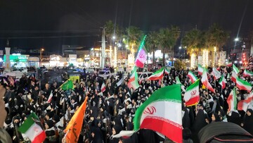 مردم مازندران ایستاده پای کار ایران