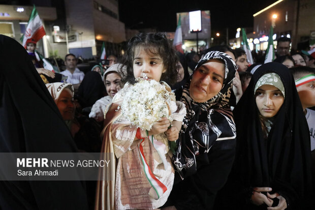 مراسم جشن عقد ۱۴ زوج مشهدی در شب میلاد امام رضا(ع)