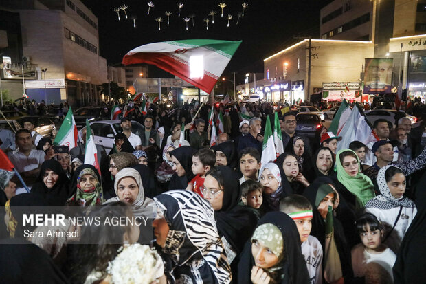 مراسم جشن عقد ۱۴ زوج مشهدی در شب میلاد امام رضا(ع)