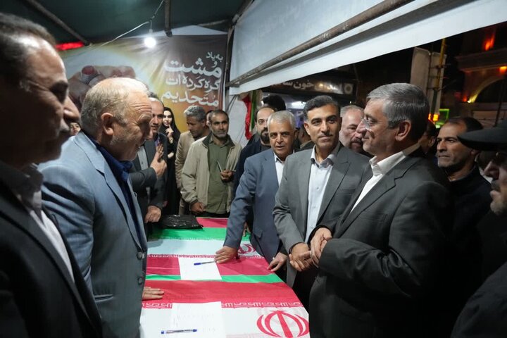 استاندار لرستان در جایگاه ارتباطات مردمی خرم‌آباد حاضر شد