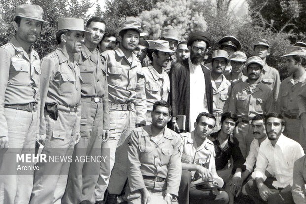 امامِ قائدِ شهید