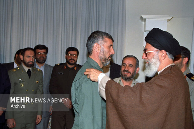 امامِ قائدِ شهید