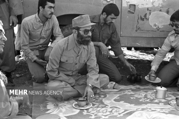 امامِ قائدِ شهید