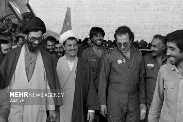امامِ قائدِ شهید