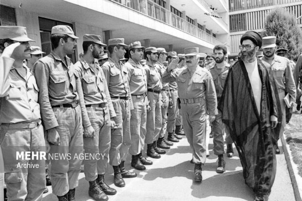 امامِ قائدِ شهید