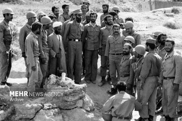 امامِ قائدِ شهید
