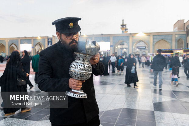 حال و هوای حرم رضوی در ایام ولادت امام رضا(ع)