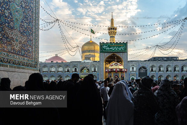 حال و هوای حرم رضوی در ایام ولادت امام رضا(ع)