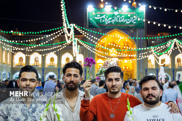 حال و هوای حرم رضوی در ایام ولادت امام رضا(ع)