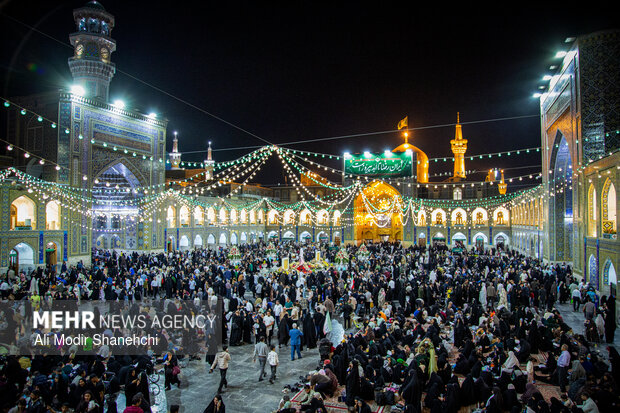 حال و هوای حرم رضوی در ایام ولادت امام رضا(ع)