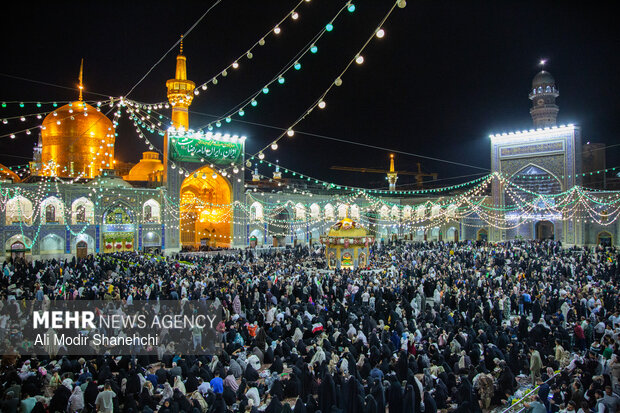 حال و هوای حرم رضوی در ایام ولادت امام رضا(ع)