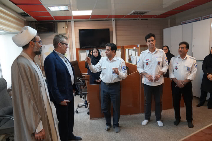 پرسنل اورژانس جانانه در کنار مردم ایستادند