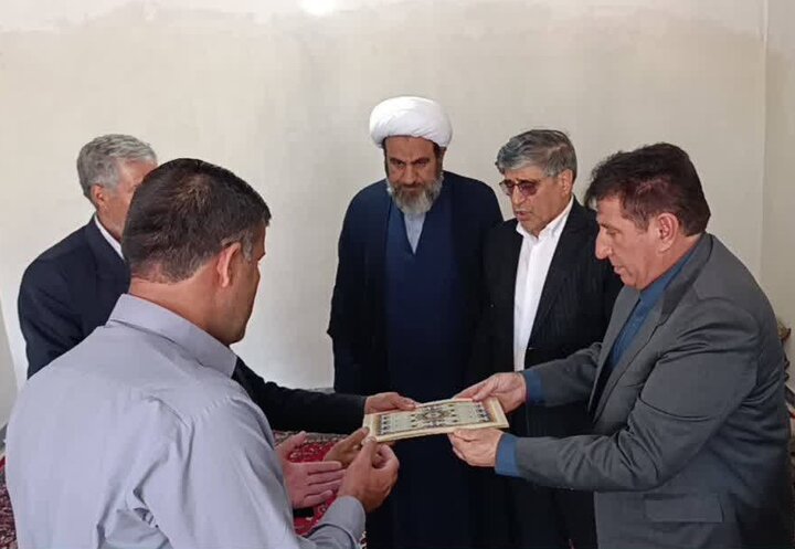 تجلیل از ایثار و مقاومت خانواده شهیدان گراوند و ناصرپور