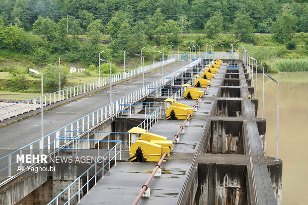 رهاسازی اب سد سفیدرود