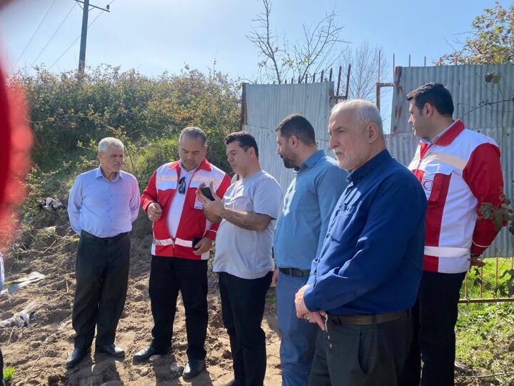 اهدای زمین ۷۰۰ متری خیر لاهیجانی به هلال‌احمر گیلان