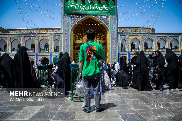 حال و هوای حرم رضوی در ایام ولادت امام رضا(ع)