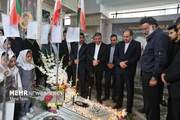 گرامیداشت معلم شهیده «ندا امینی آذر» در تبریز