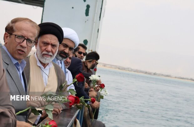 امام جمعه دیر: پیروزی نهایی نصیب مردم ایران می‌شود