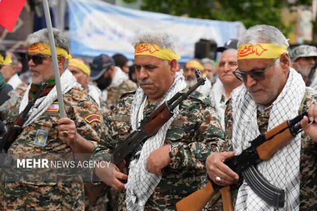 اجتماع جانفدایان در بیعت با رهبر انقلاب در خوی