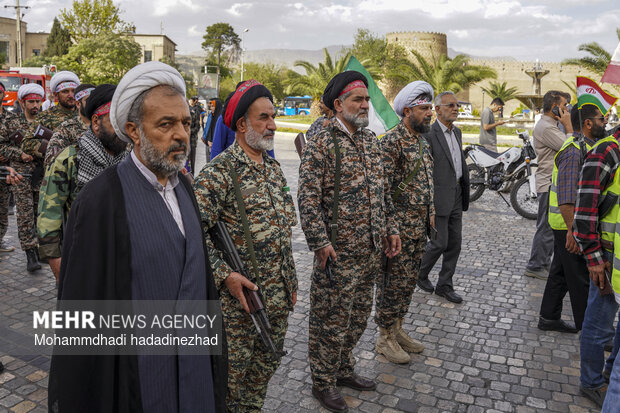 راهپیمایی جان‌فدایان ایران در شیراز
