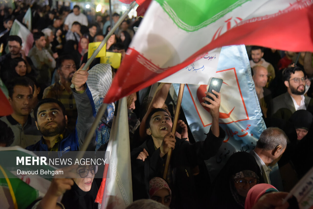 تجمع شبانه مردم معلم کلایه همزمان با میلاد امام رئوف