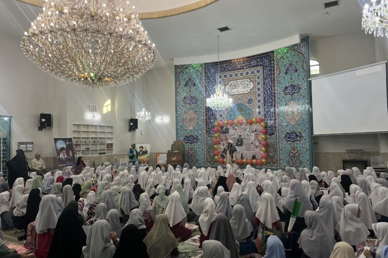 جشن تکلیف ۳۵۰ دانش آموز در مشهد برگزار شد