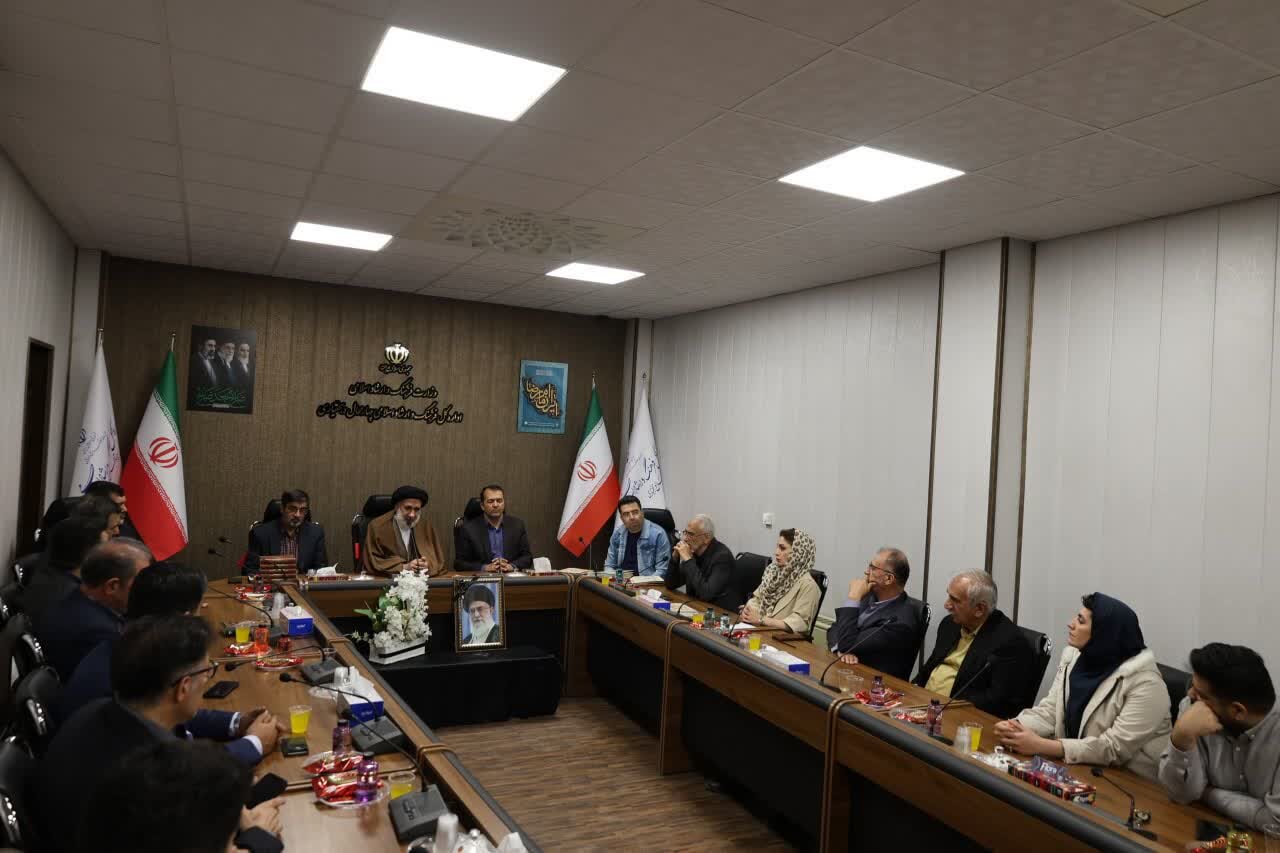 اثر هنری «تجلی نور از خاکستر» در شهرکرد رونمایی شد 