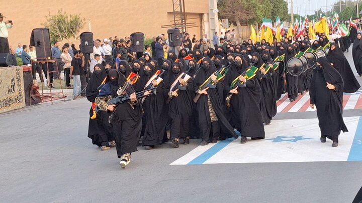 نمایش عظیم اقتدار «جانفدایان ایران امام رضایی» در گناوه برگزار شد