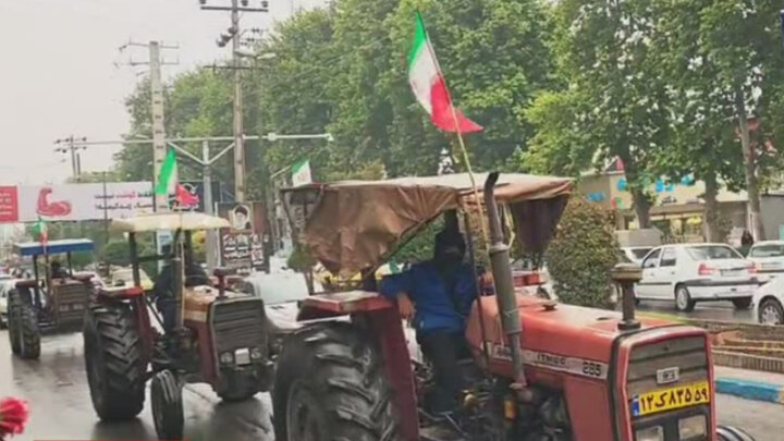 کشاورزان آمل با تراکتور آمدند