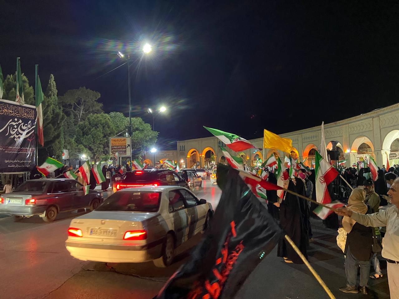 تداوم‌ مقاومت ملی مردم در میدان شهدا کرمان