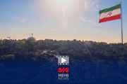 اهتزاز پرچم ایران در همایش ١٠ هزار نفری ورزشی به مناسبت روز خلیج فارس