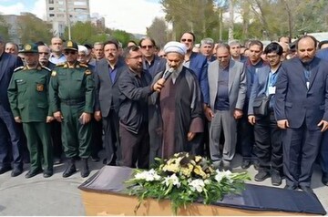 پیکر استاد شعر و ادب «حیدر عباسی» در مراغه تشییع شد