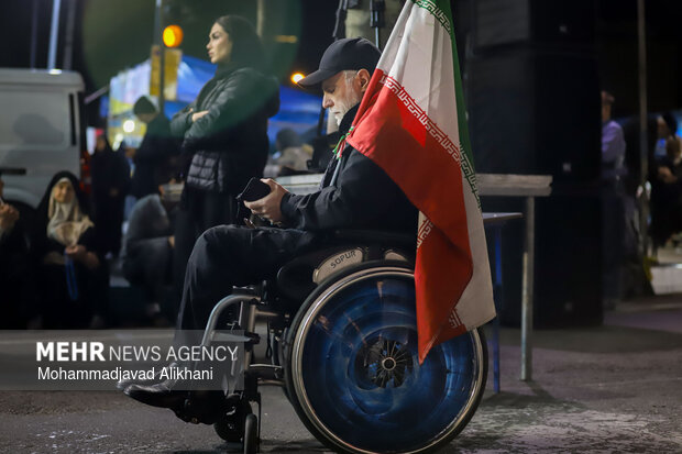 اجتماع حمایت از رزمندگان در مقابله با دشمن آمریکایی - صهیونی