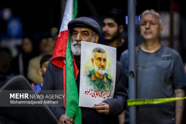 اجتماع حمایت از رزمندگان در مقابله با دشمن آمریکایی - صهیونی