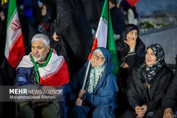 اجتماع حمایت از رزمندگان در مقابله با دشمن آمریکایی - صهیونی