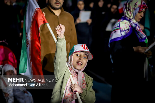 اجتماع حمایت از رزمندگان در مقابله با دشمن آمریکایی - صهیونی