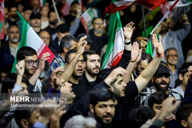 اجتماع حمایت از رزمندگان در مقابله با دشمن آمریکایی - صهیونی