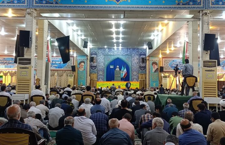 امام جمعه بوشهر: دولت با افزایش خدمات فشارهای اقتصادی را کاهش دهد