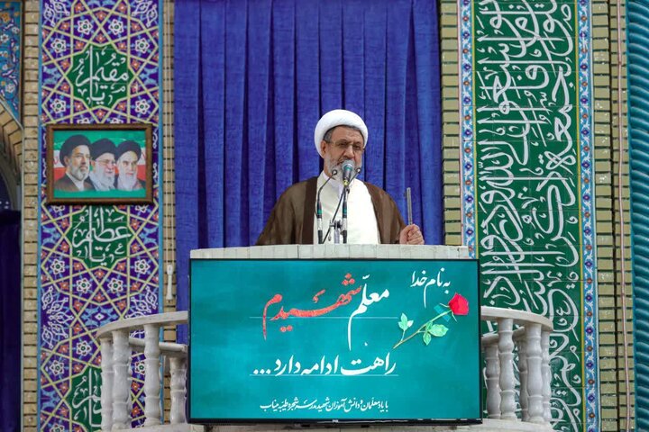 امام جمعه کرمان: حفظ پیروزی از خود پیروزی مهم‌ تر است